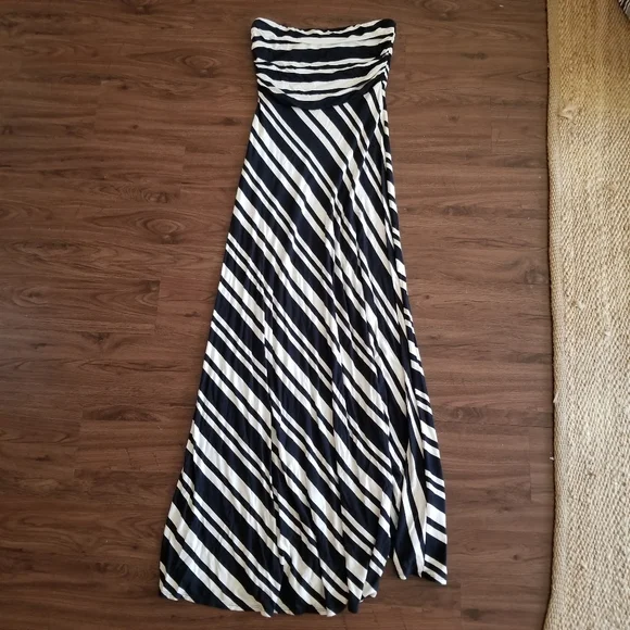 Banana Republic Strapless Maxi Dress - Picture 2 of 7